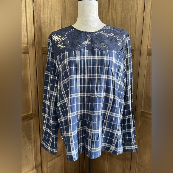 NWT Simply Vera Vera Wang Plaid Blouse. - Picture 1 of 6